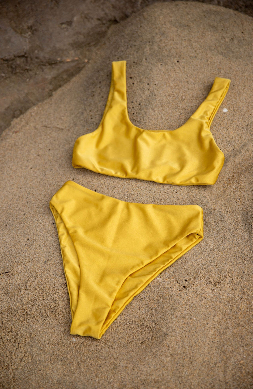 AMARA MID-HIGH WAISTED BOTTOM - SAND GOLD