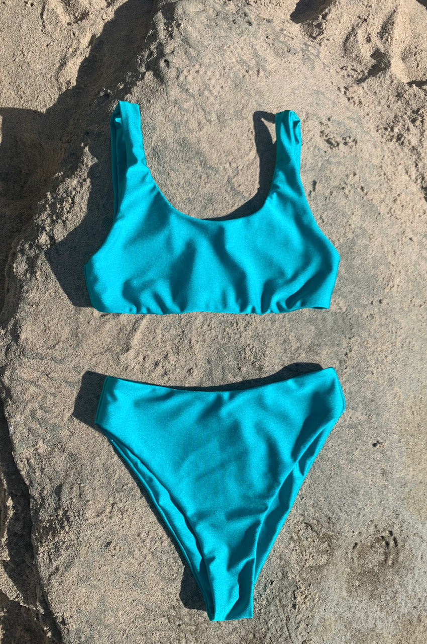 CARLI SCOOP NECK TOP - LAGOON