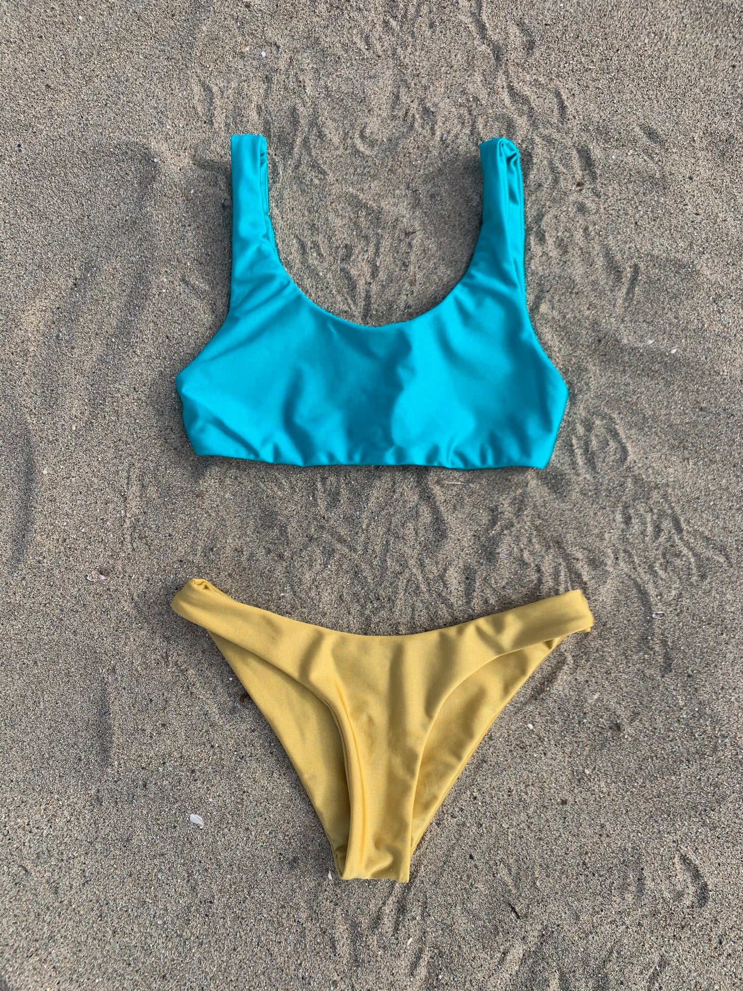 CARLI SCOOP NECK TOP - LAGOON