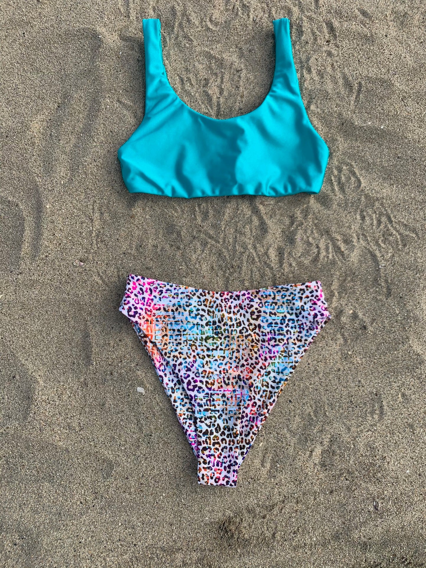 CARLI SCOOP NECK TOP - LAGOON