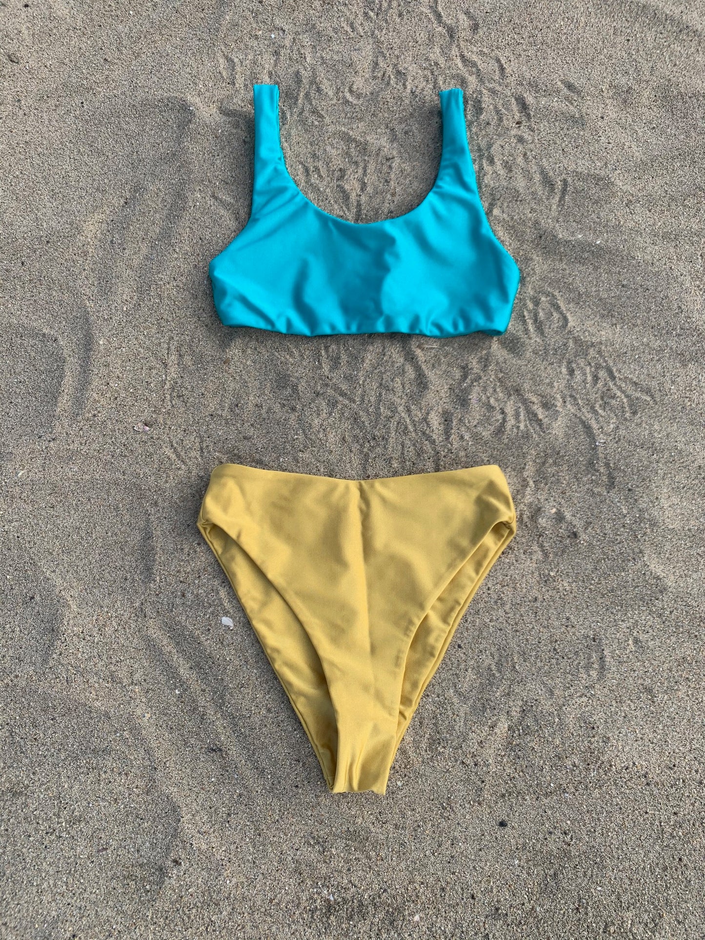 CARLI SCOOP NECK TOP - LAGOON